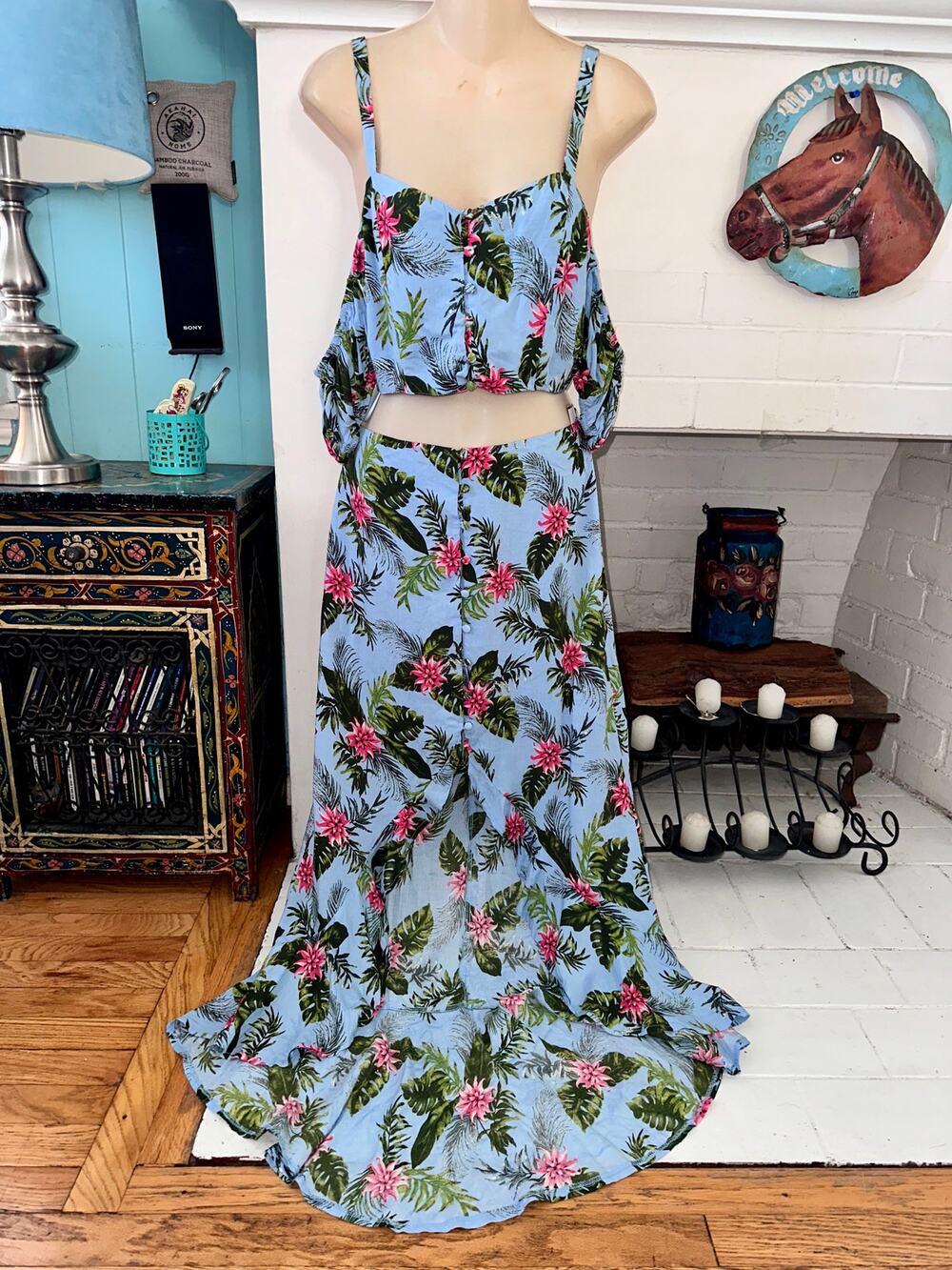SEEK TWO PIECE FLORAL HAWAIIAN PRINT DRESS-RUFFLE SKIRT & BUSTIER TOP m